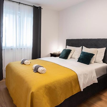 Design 2Bdr Apartment With Balcony- Free Parking Zagabria Esterno foto