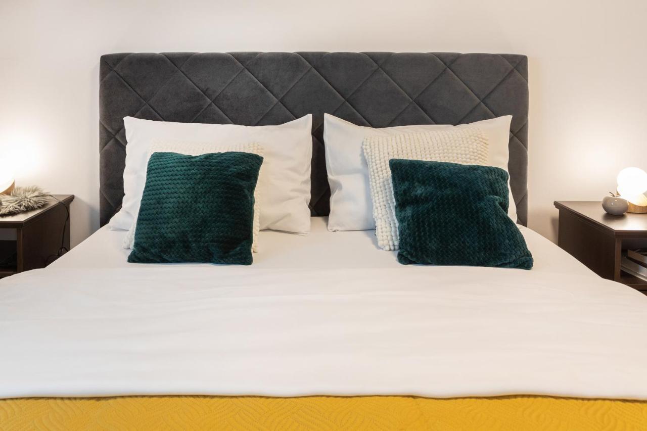 Design 2Bdr Apartment With Balcony- Free Parking Zagabria Esterno foto