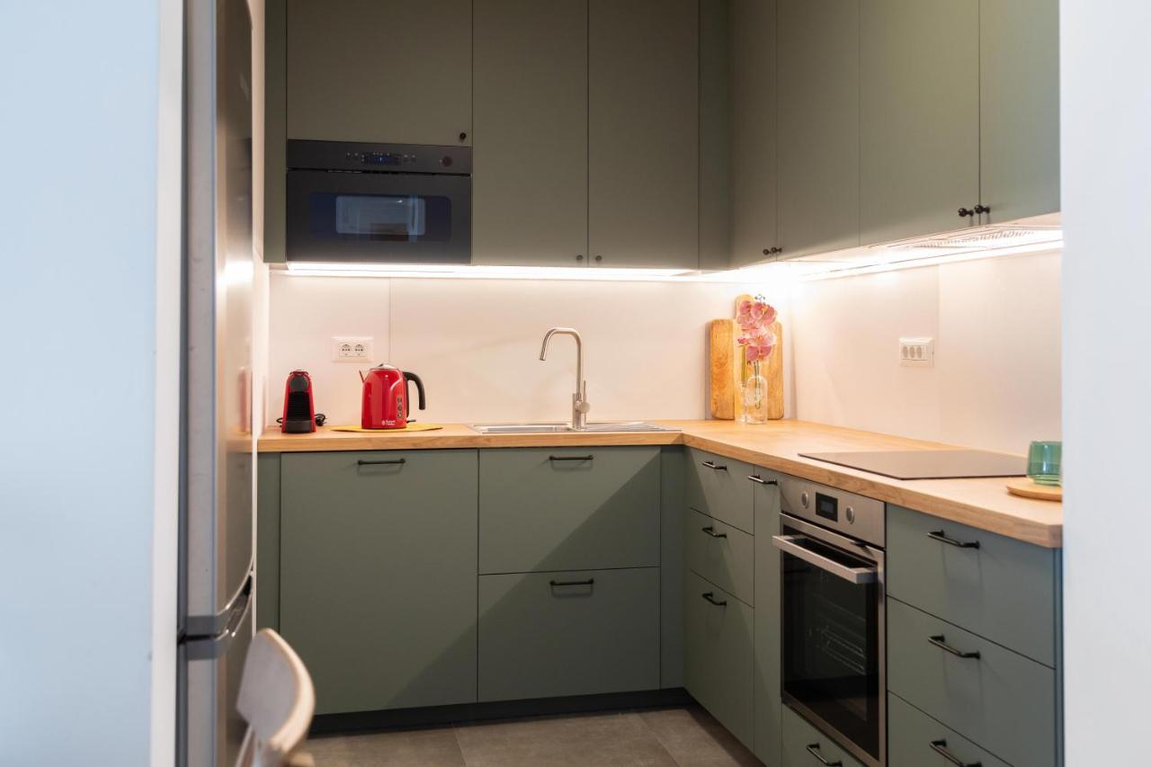 Design 2Bdr Apartment With Balcony- Free Parking Zagabria Esterno foto