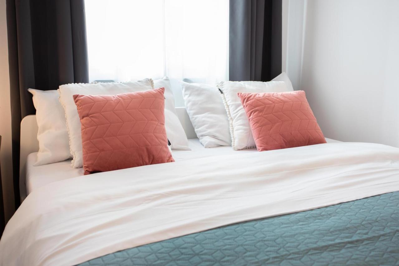 Design 2Bdr Apartment With Balcony- Free Parking Zagabria Esterno foto